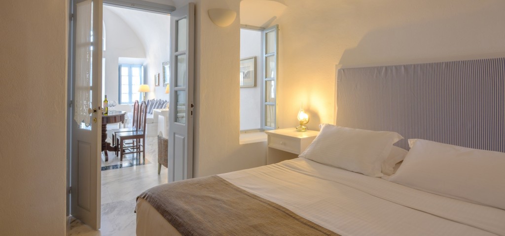 Authentic Santorinian Residence bedroom