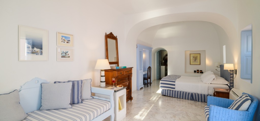 Authentic Santorinian Residence with living area