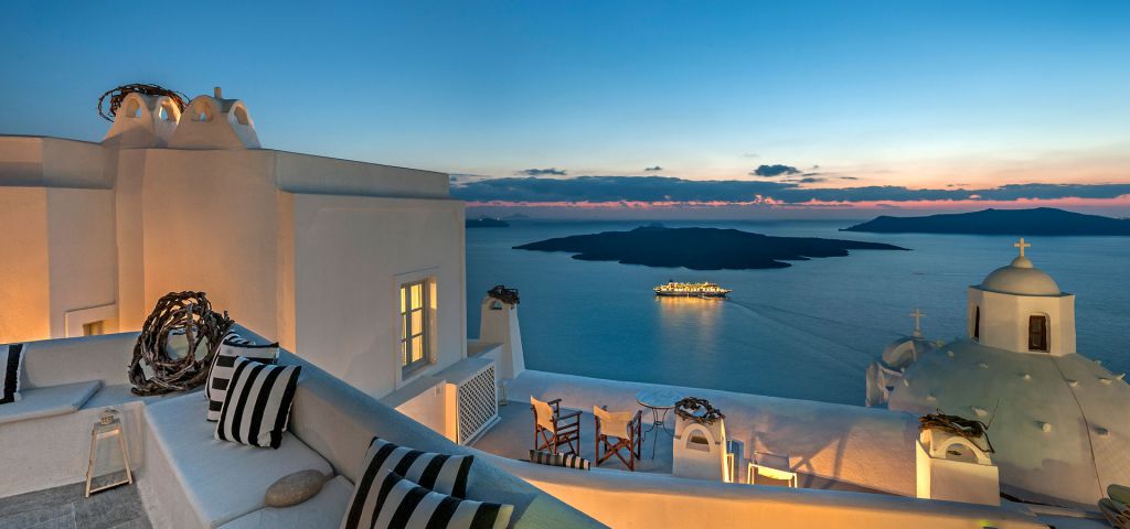 Quiet area of Fira overlooking the volcano 