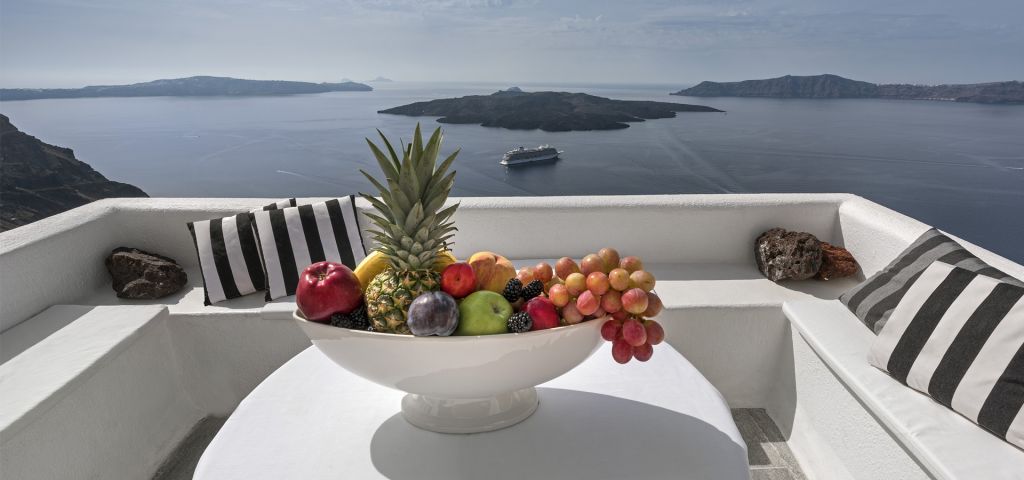 Private balcony with volcano views 