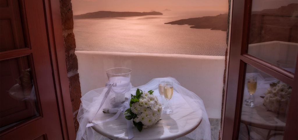 Romantic sunset at Aigialos Santorini 